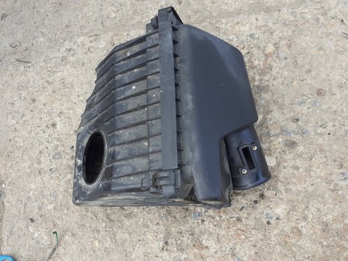 CARCASA FILTRU AER + CAPAC JEEP CHEROKEE 2005-2008 53013107AE 87865A 2.8 crdi Cu locas pentru debitm...