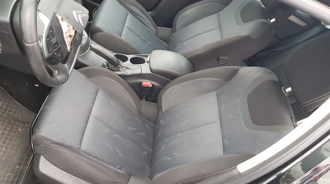 Carcasa filtru aer Citroen C4 B7 1.6 Hdi 9hp 92 cai 2010 - 2018