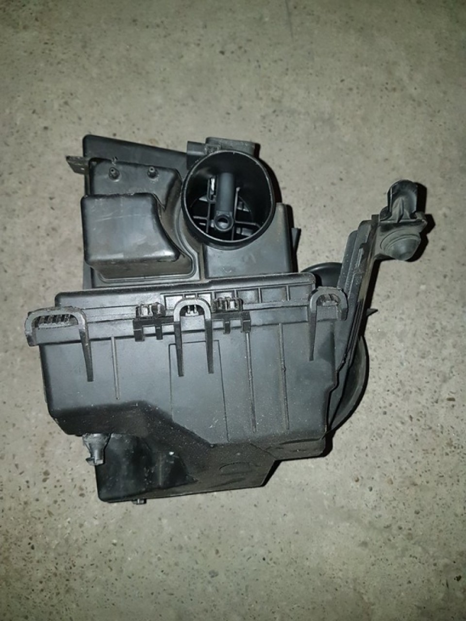 Carcasa filtru aer cu debitmetru mazda 5 2.0 cd rf7j 143 cai