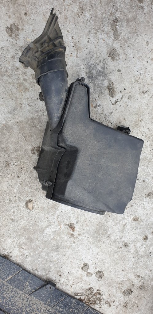 Carcasa Filtru Aer Ford Focus MK3 an 2013 motor 1,6TDCI