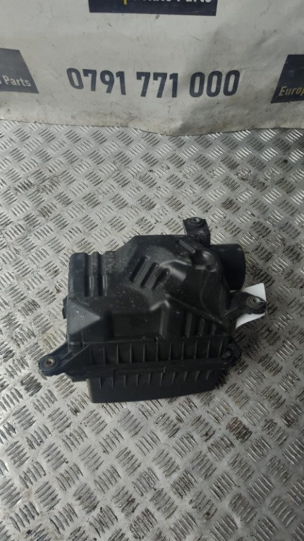 Carcasa filtru aer Hyundai i30 1.6 CRDI cod motor D4FB 128 cp/94KW transmisie automata an 2014 cod 2...