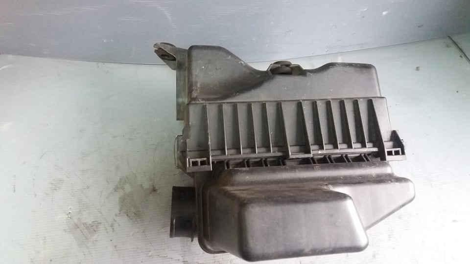 Carcasa filtru aer mitsubishi colt 6 1.5b 2006 mn130286