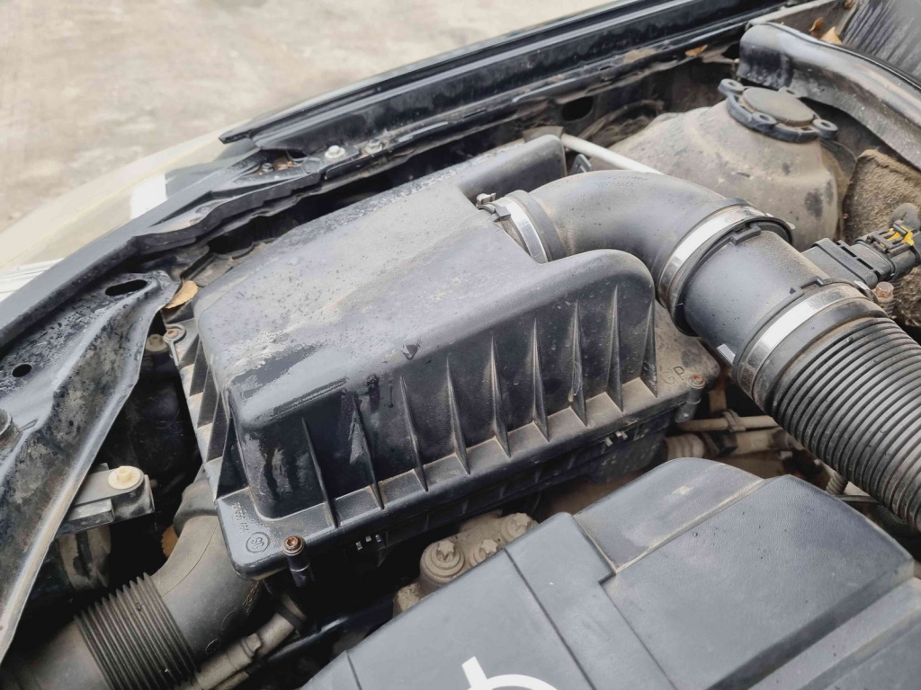 Carcasa filtru aer Opel Astra H [Fabr 2004-2009] 55556464 1.2 Benz Z13DTH66KW / 90CP 1.2 Benz Z13DTH 66KW / 90CP