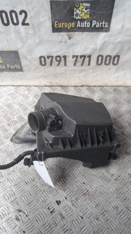 Carcasa filtru aer Opel Astra J an 2011 cod 13272758