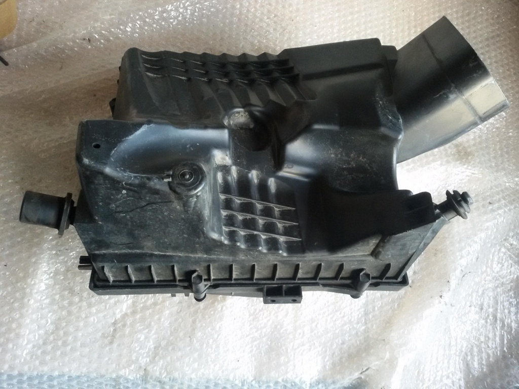 Carcasa filtru aer opel insignia a20dth 2.0 cdti 55560889