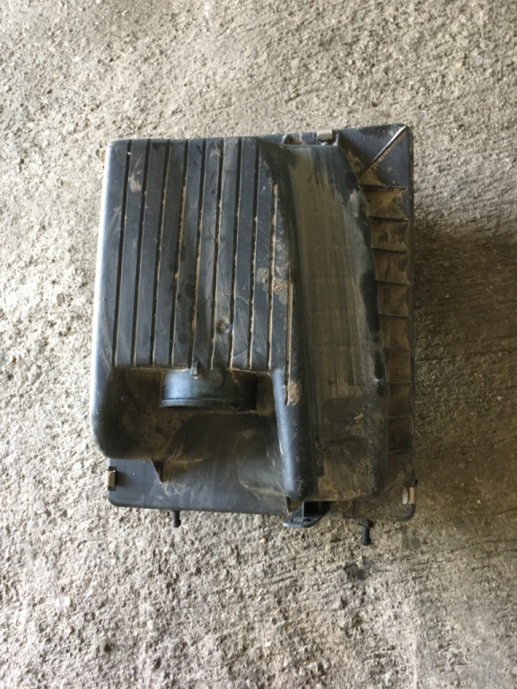 Carcasa filtru aer Opel Zafira A [facelift] [2003 - 2005] Minivan 5-usi 1.6 MT (101 hp) (F75_)