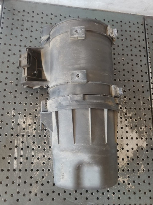Carcasa filtru aer renault clio 2 1.2 b d7fd720 7700105247