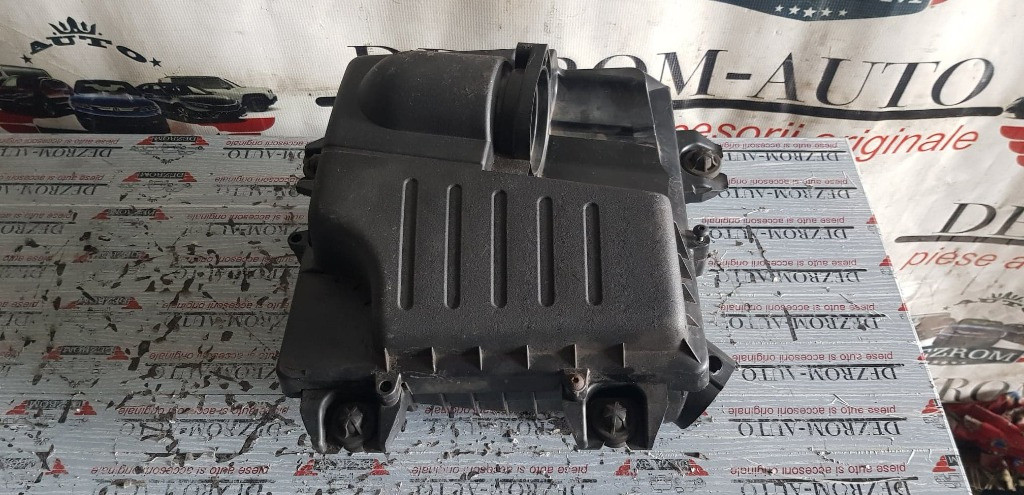 Carcasa filtru aer RENAULT Trafic II 2.0 dCi 90/114 CP cod 93856612