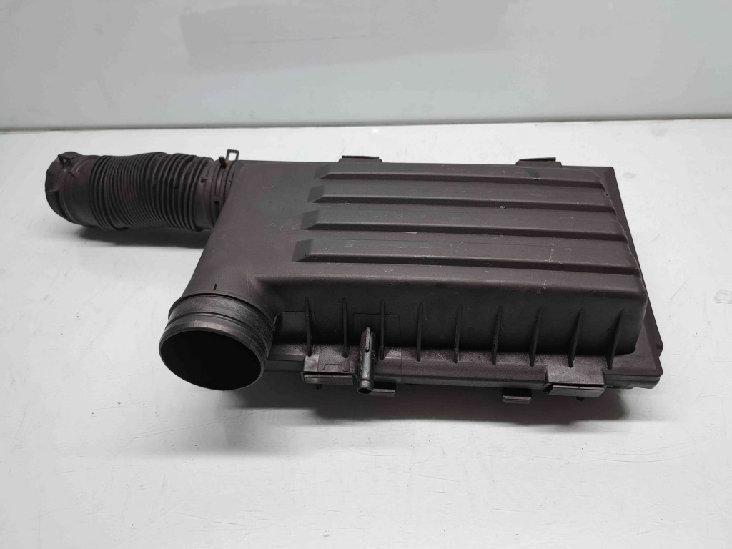 Carcasa filtru aer Skoda Octavia 3 (5E3) Facelift [Fabr 2012-2020] 04E129611G 1.4 TSI CZDA 110KW / 150CP