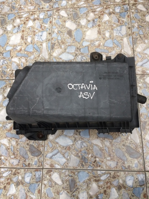 Carcasa filtru aer Skoda Octavia [facelift] [2000 - 2010] Combi wagon 5-usi 1.9 TDI MT (110 hp) (1U5)