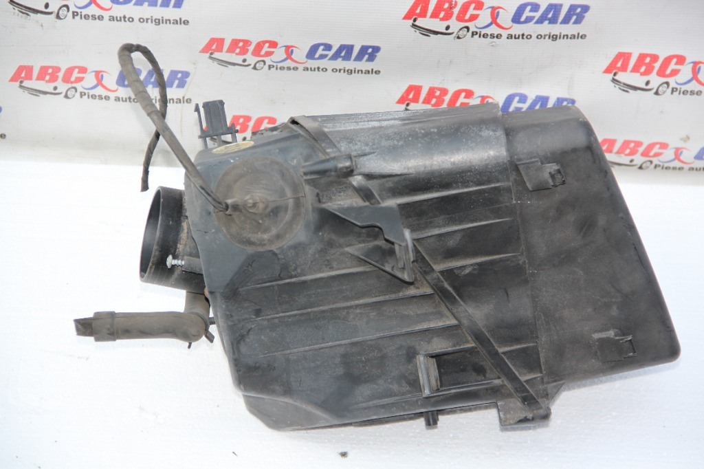 Carcasa filtru aer stanga Audi A8 D3 4E 4.2 TDI 2003-2009 cod: 4E0133823D