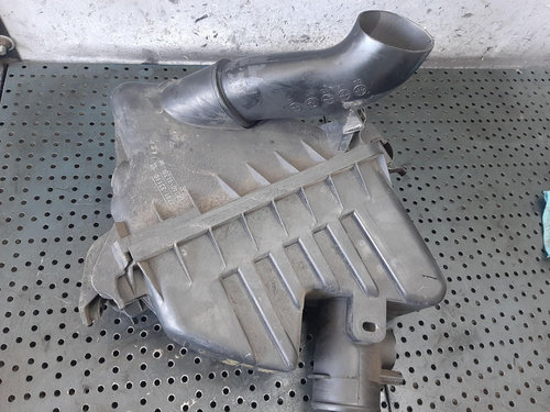 Carcasa filtru aer toyota yaris p1 p2 1.4 d 17701-33110 114040-8130