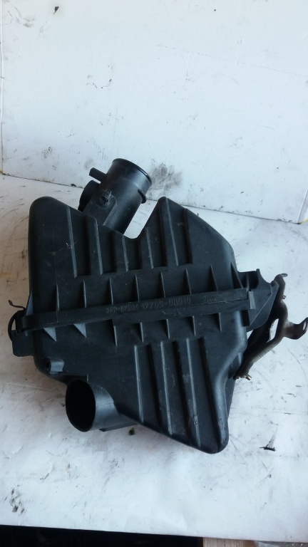 Carcasa filtru aer toyota yaris p1 p2 1.4 d 17705-0n010