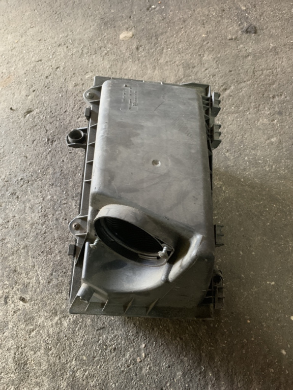Carcasa filtru aer Volkswagen Bora [1998 - 2005] Sedan 1.9 TDI MT (150 hp) (1J2)