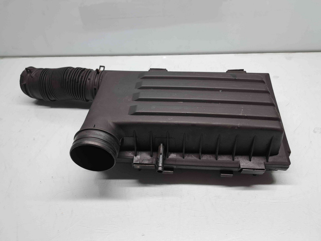 Carcasa filtru aer Volkswagen Golf 7 (5G) [Fabr 2014-prezent] 04E129611G 1.4 TSI CZDA 110KW / 150CP
