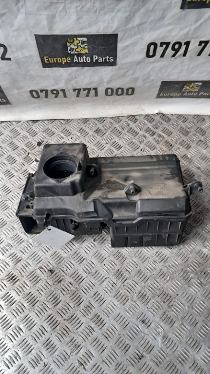 Carcasa filtru aer Volvo V70 2.5 T B5254T11 an fab. 2010 cod 30677718