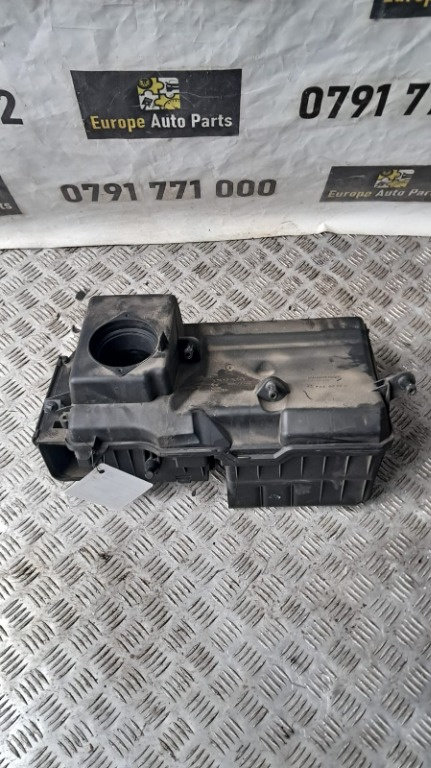 Carcasa filtru aer Volvo V70 2.5 T B5254T11 an fab. 2010 cod 30677718