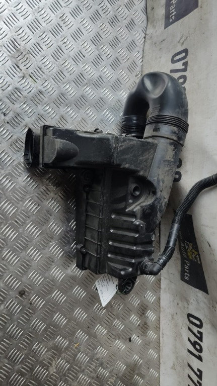 Carcasa filtru aer Vw Passat CC 2.0 TSI cod motor CCZA ,transmisie automata MLZ , an 2010 cod 1K0129...