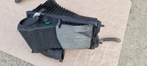 Carcasa filtru aer Vw Touareg 2.5 TDI BAC 2004 2005 2006 2007