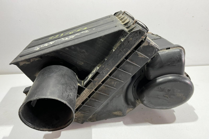 Carcasa filtru combustibil 2.5 DCI Nissan Pathfinder R51 [2004 - 2010]