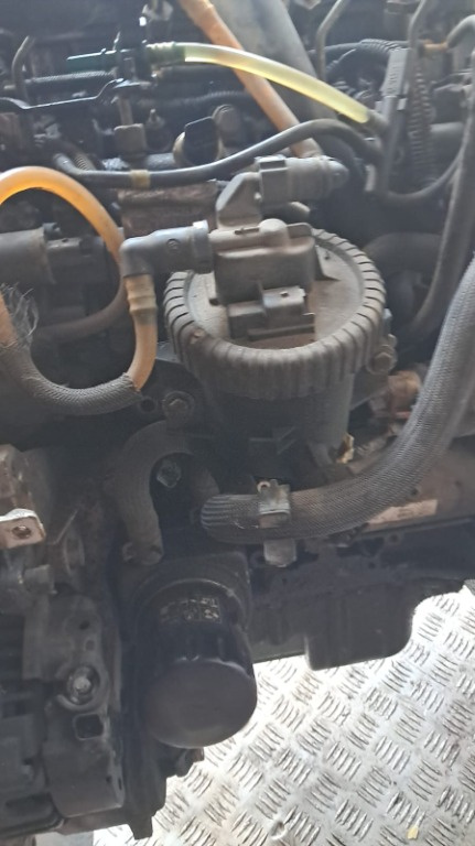 Carcasa filtru motorina Peugeot Partner 2.0 HDI cod motor RHY , transimie manuala an 2004 cod 9642105180
