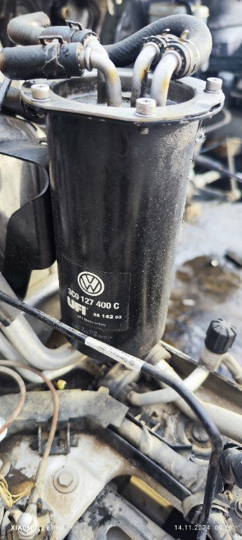 Carcasa filtru motorina Vw Touran 1.9 TDI 105CP/77 KW cod motor BLS transmisie manuala an 2007 cod 3...