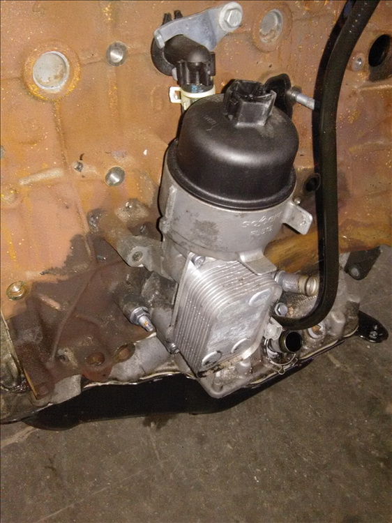 Carcasa filtru ulei 2.0 d FORD KUGA an fabr. 2014