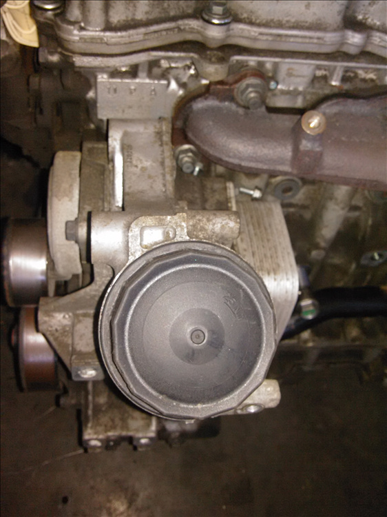 Carcasa filtru ulei HONDA Cr v 2.2 D an fabr. 2010