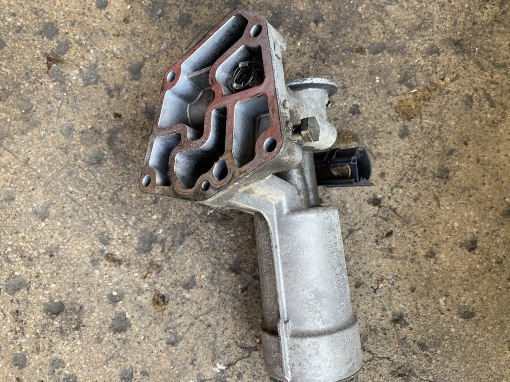 Carcasa filtru ulei Volkswagen Bora [1998 - 2005] Sedan 1.9 TDI MT (150 hp) (1J2)