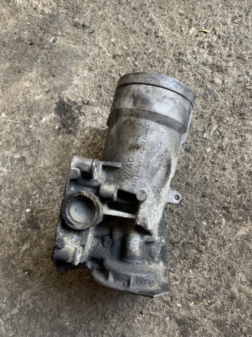 Carcasa filtru ulei Volkswagen Jetta 5 [2005 - 2011] Sedan 4-usi 2.0 TDI MT (140 hp) (1K2)