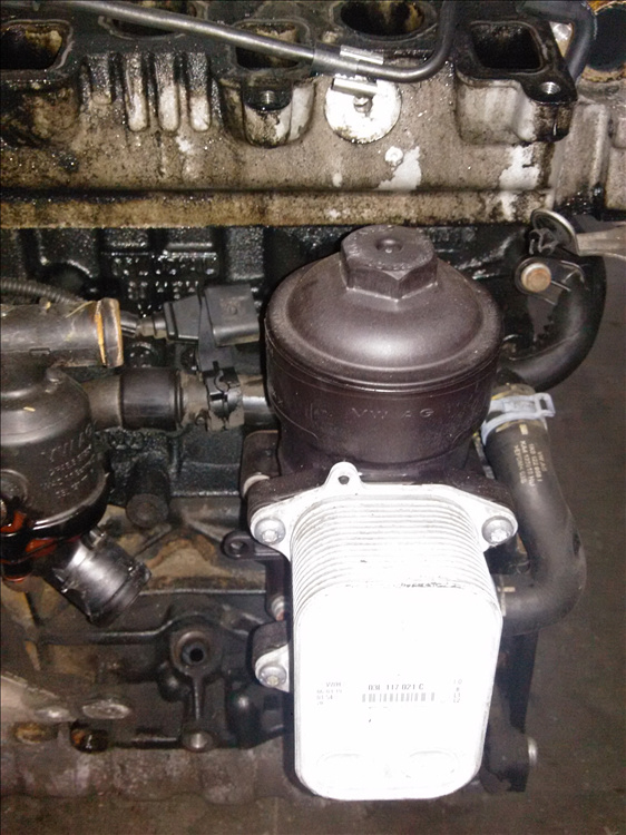 Carcasa filtru ulei VOLKSWAGEN PASSAT B7 1.6 d an fabr. 2012