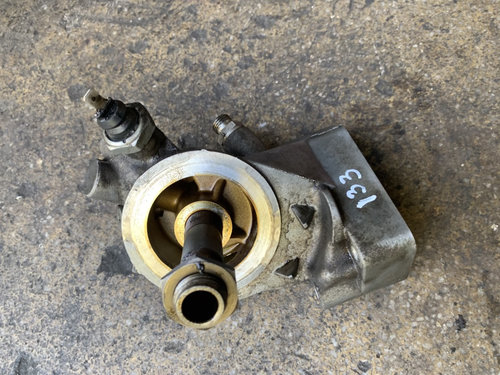 Carcasa filtru ulei Volkswagen VW Passat B5 [1996 - 2000] Sedan 4-usi 1.8 MT (150 hp) (3B2) 1.8T 20V
