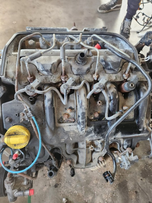 Carcasa injectoare Renault Master 2.5 DCI tip motor G9U650 , an fabricatie 2009 cod 8200025544