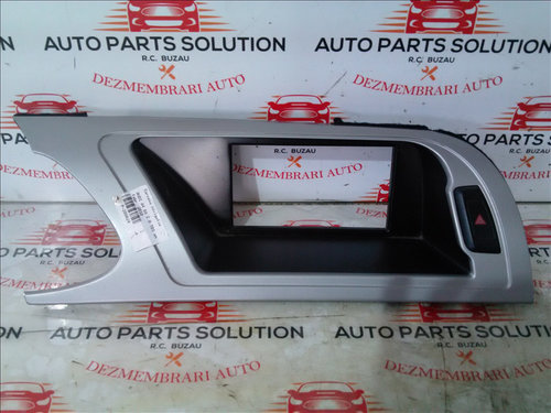 Carcasa navigatie AUDI A4 B8 2.0 TDI an fabr. 2010