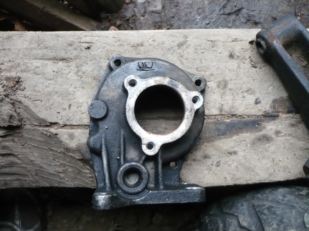Carcasa Pompa de apa Originala VM Opel Frontera 2 5 tds 97 9