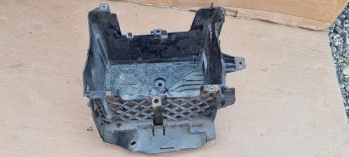 Carcasa Suport baterie Renault Megane 3 1.9 DCI 2009 2010 2011 2012