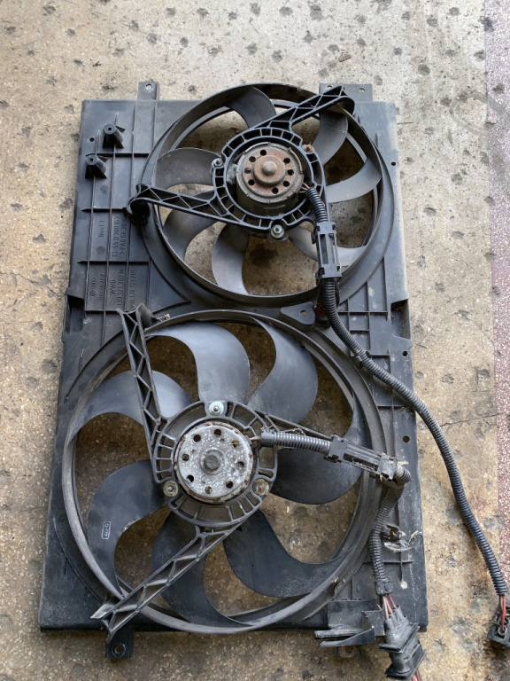 Carcasa suport electroventilatoare Audi A3 8L [facelift] [2000 - 2003] Hatchback 3-usi 1.6 MT (102 hp) (8L1)