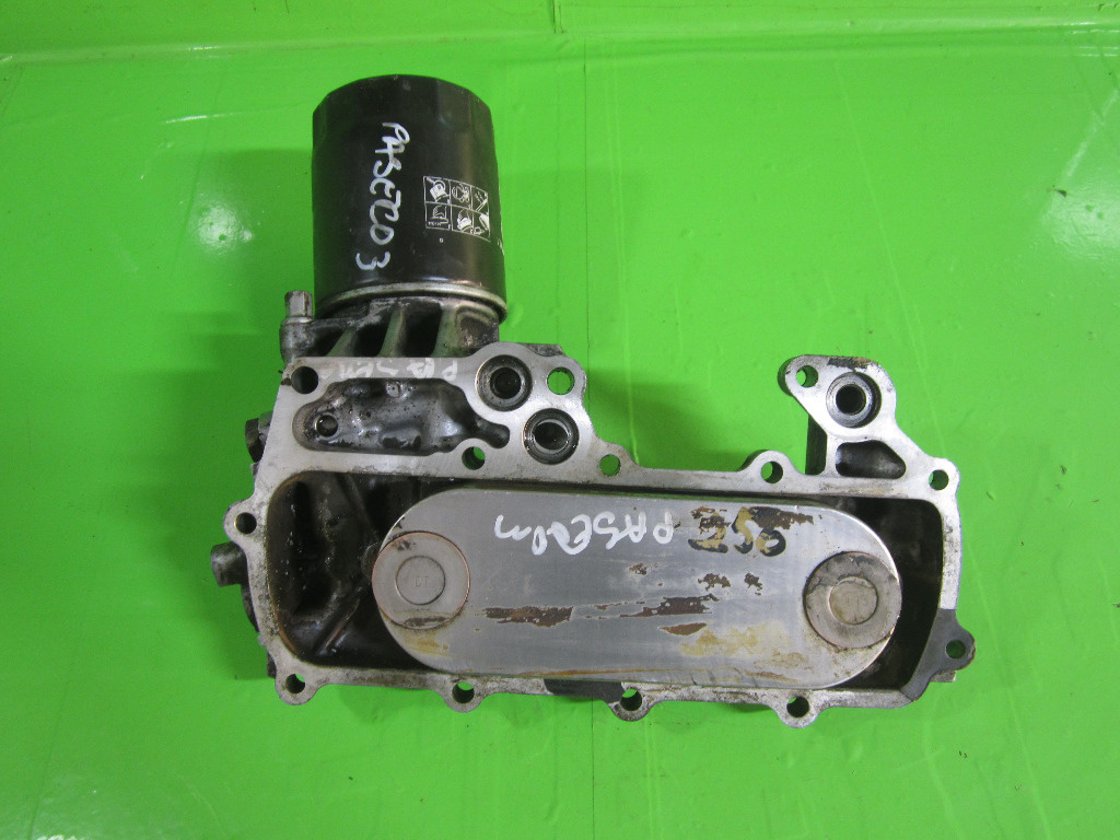 CARCASA / SUPORT FILTRU ULEI / TERMOFLOT MITSUBISHI PAJERO III 3.2 DI-D 4X4 FAB. 1999 – 2007 ⭐⭐⭐⭐⭐