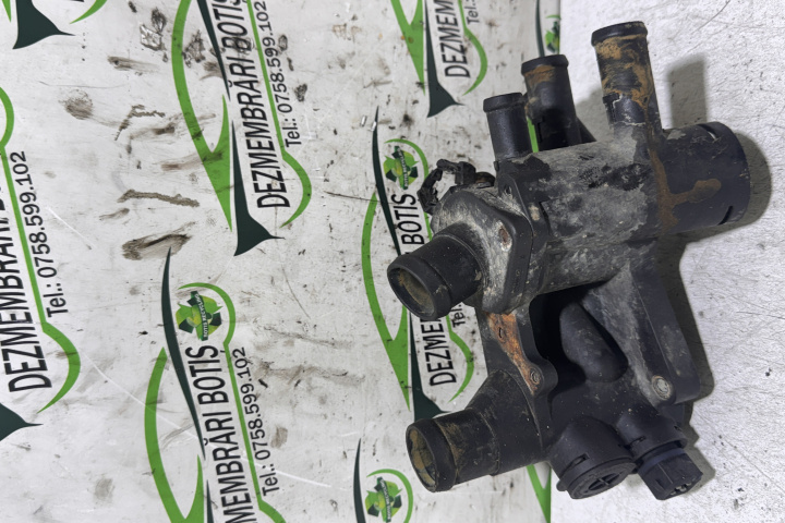 Carcasa termostat 032121 111A Volkswagen VW Polo 3 6N [1994 - 2001] Hatchback 5-usi 1.0 MT (50 hp)