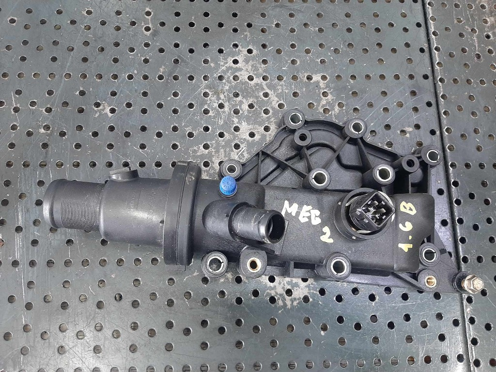 Carcasa termostat 1.6b renault megane 2 k4md812