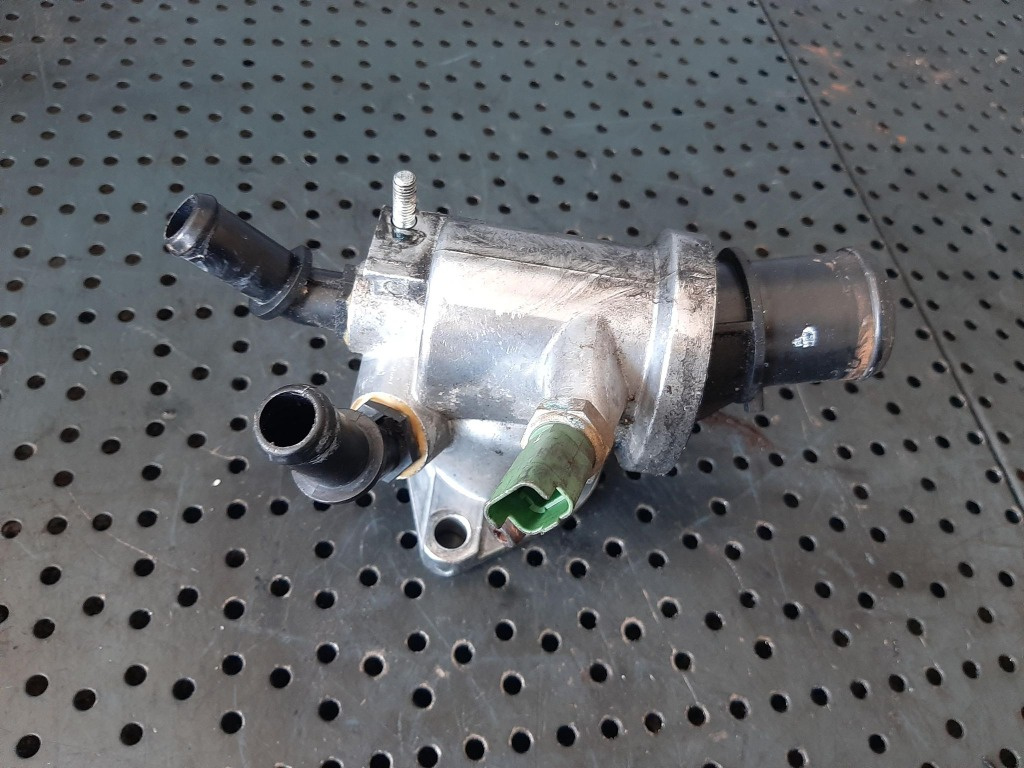 Carcasa termostat 1.9 d z19dth saab 9-3 saab 9-5