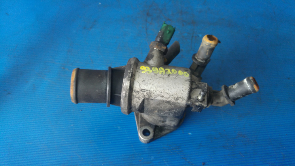 Carcasa termostat 1.9 jtdm 939a2000 alfa romeo 159 fiat croma 55202510