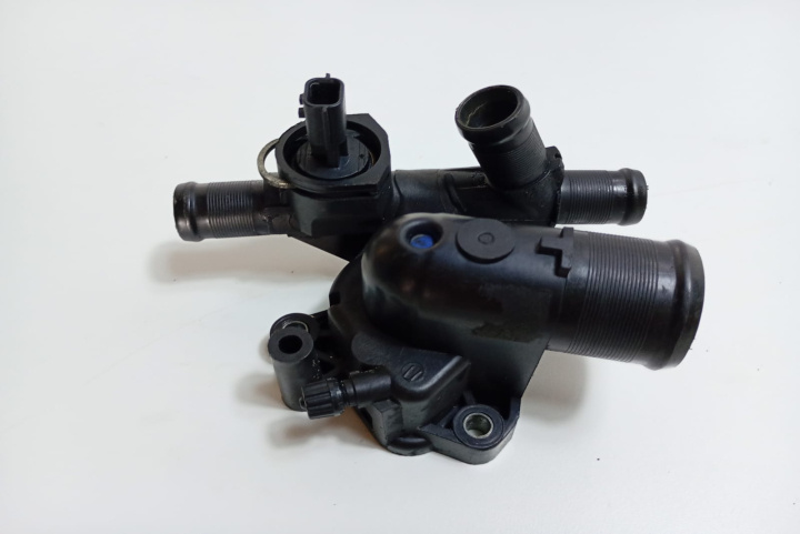 Carcasa termostat 2.0 dci 907234C Nissan X-Trail T31 [2007 - 2011]
