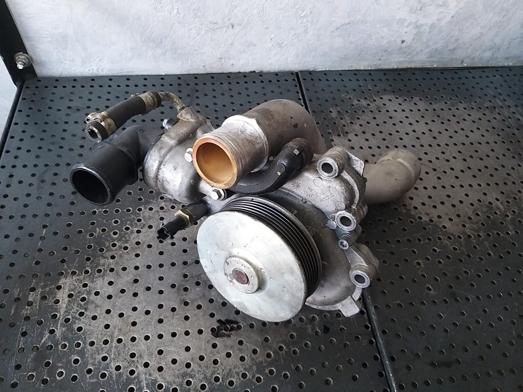 Carcasa termostat cu pompa apa 3.0 d m16164d maseati levante