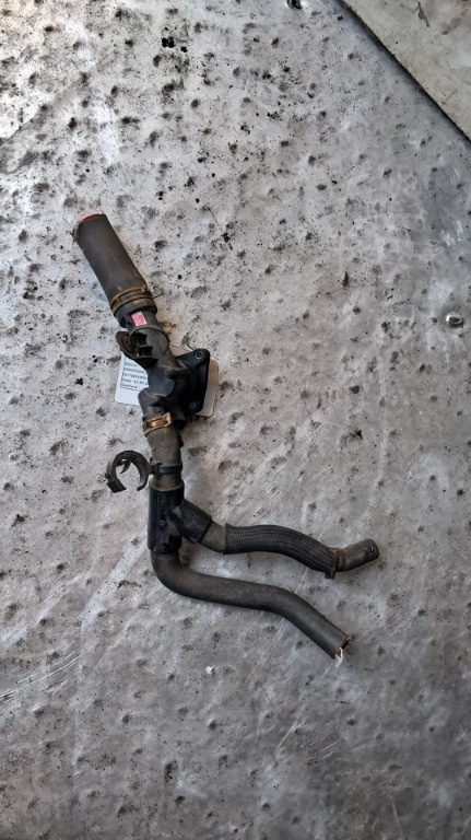 Carcasa termostat Mercedes CLA C117 1.5 CDI cod motor OM607951 an 2015 cod 8200954323C