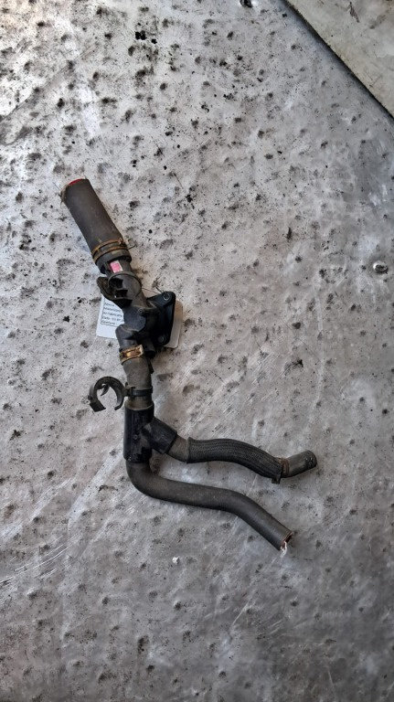 Carcasa termostat Mercedes CLA C117 1.5 CDI cod motor OM607951 an 2015 cod 8200954323C