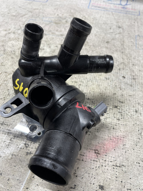 Carcasa termostat Nissan Qashqai 1.2 Benzina 2015, 110617089R