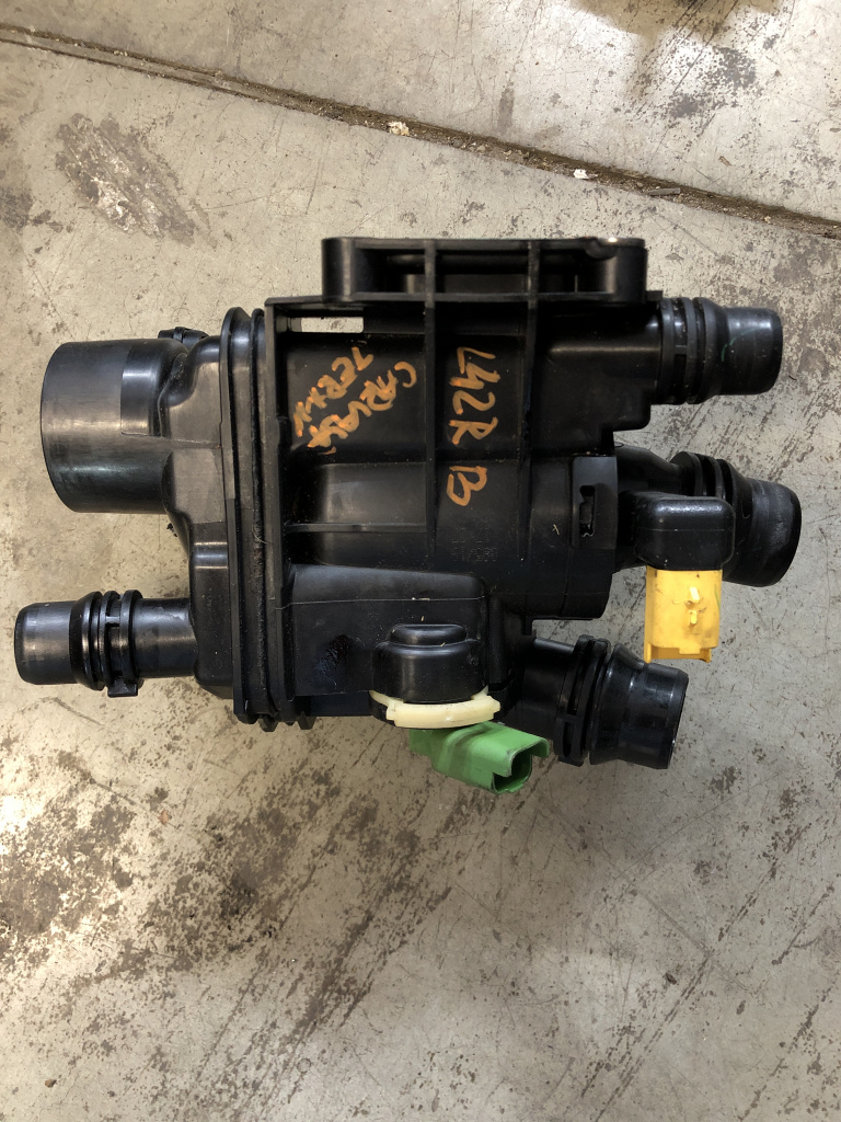 Carcasa termostat Opel Crossland X 1.2 Benzina 2019, 9812131480