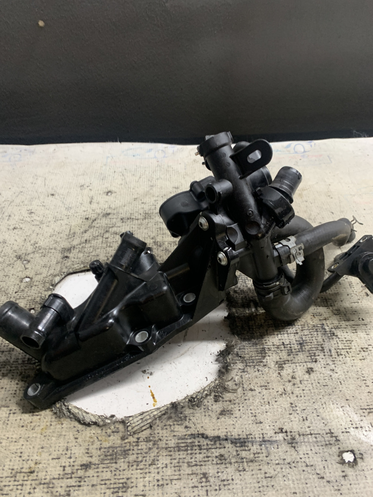 Carcasa termostat Renault Megane 4 1.2 Benzina 2016, 10601560R
