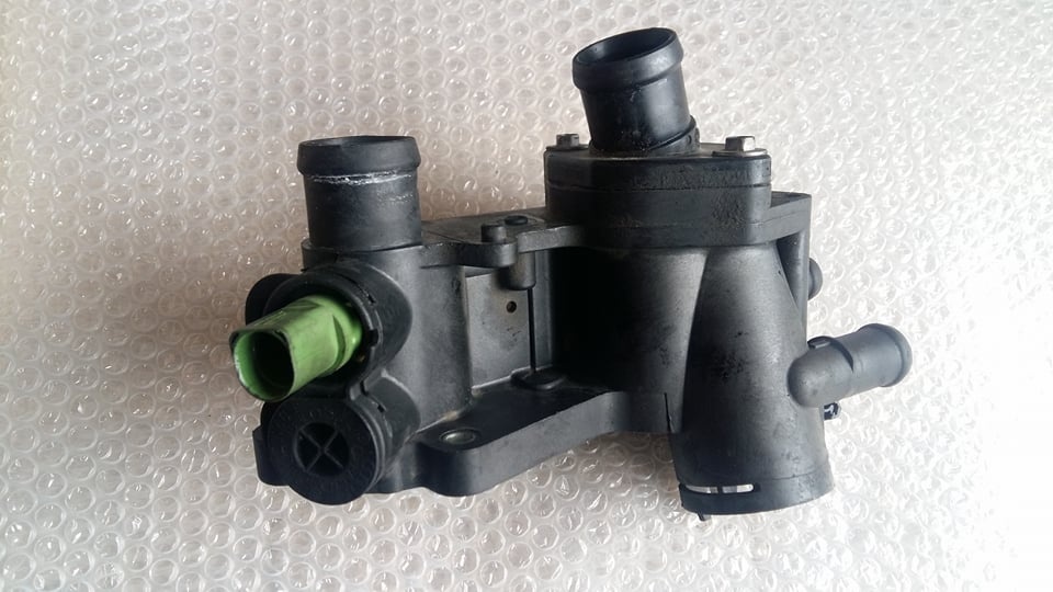 Carcasa termostat vw polo seat ibiza 1.4 b aua 032121111